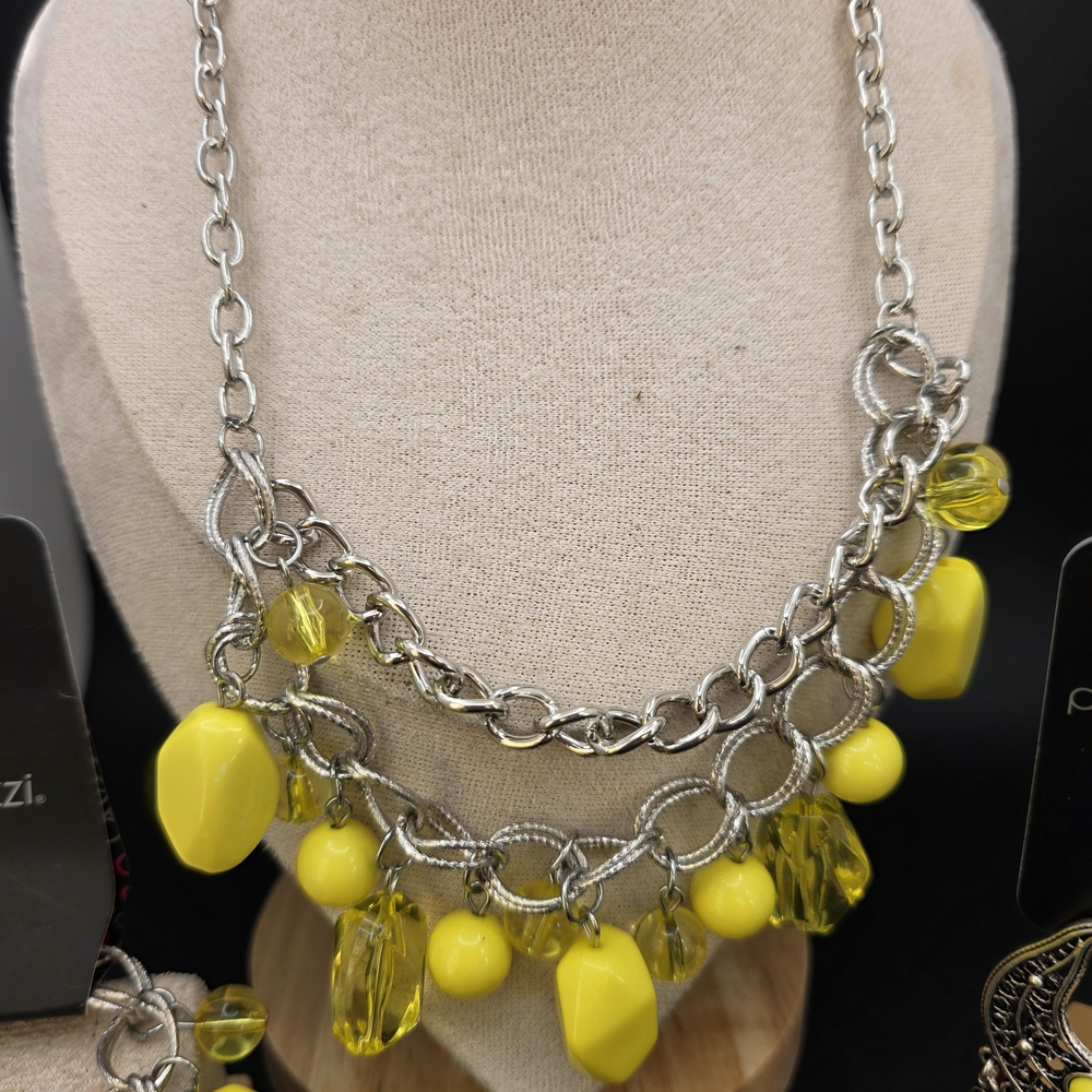 Paparazzi Vibrant Yellow and Silver Necklace Set (2249) - Picture 4 of 5